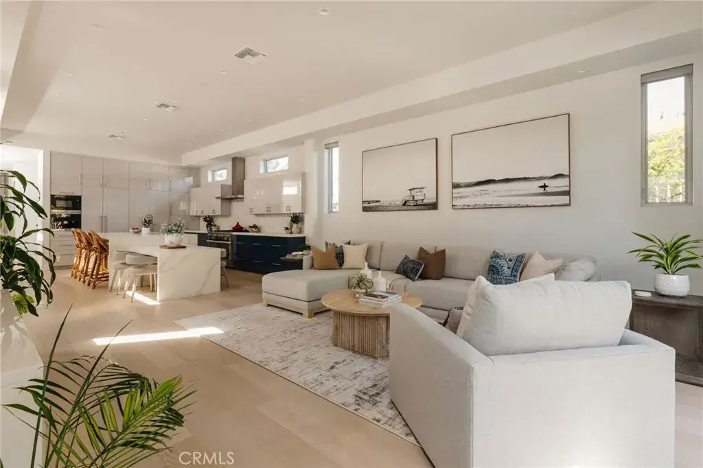 664 Rosecrans Avenue, Manhattan Beach, CA 90266 - #1