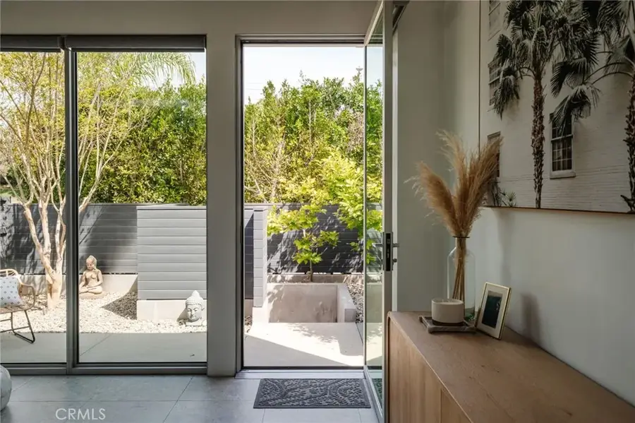 664 Rosecrans Avenue, Manhattan Beach, CA 90266 - #2