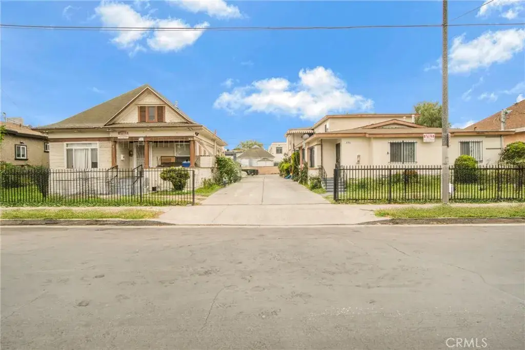886 E 43rd Place, Los Angeles, CA 90011 - #1