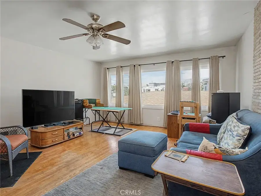 203 E Sycamore Avenue, El Segundo, CA 90245 - #3