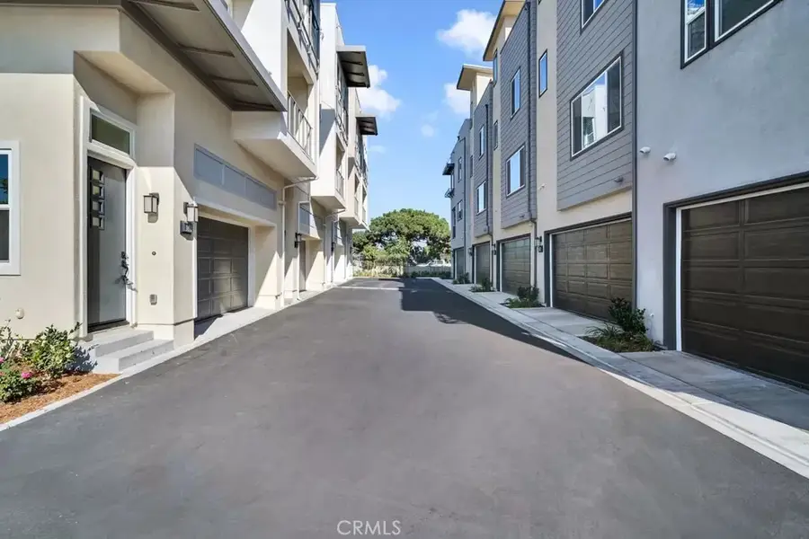 582 E Imperial, El Segundo, CA 90245 - #3