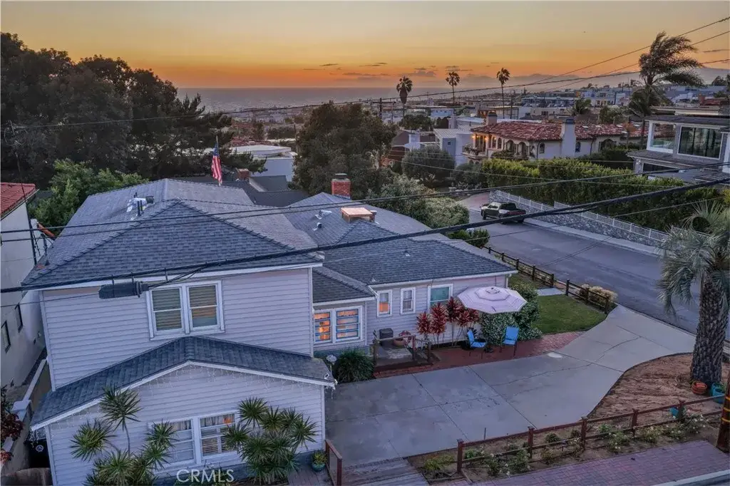 744 10th, Manhattan Beach, CA 90266 - #1