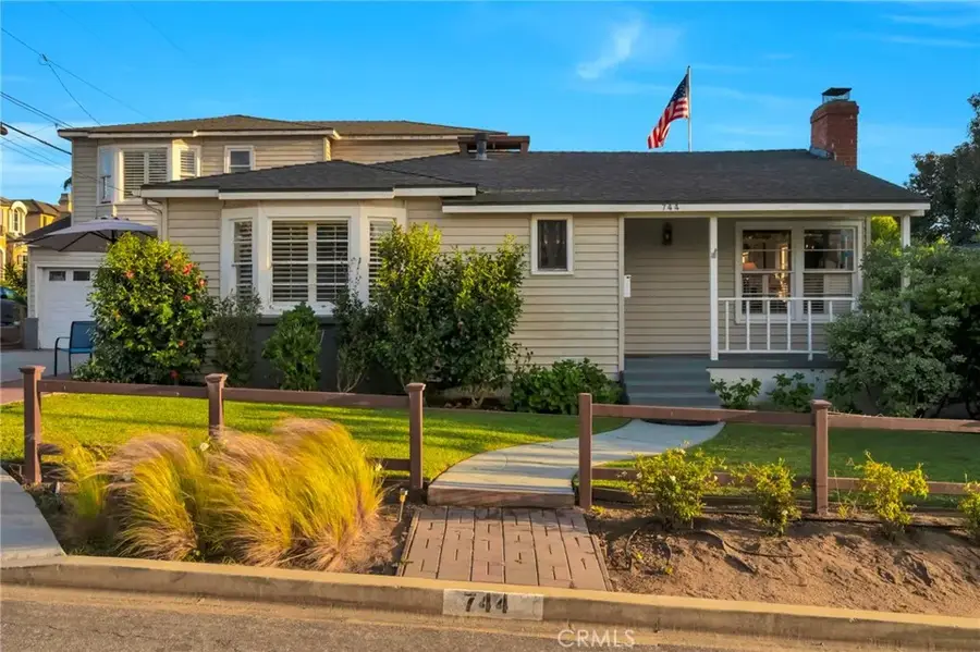 744 10th, Manhattan Beach, CA 90266 - #2