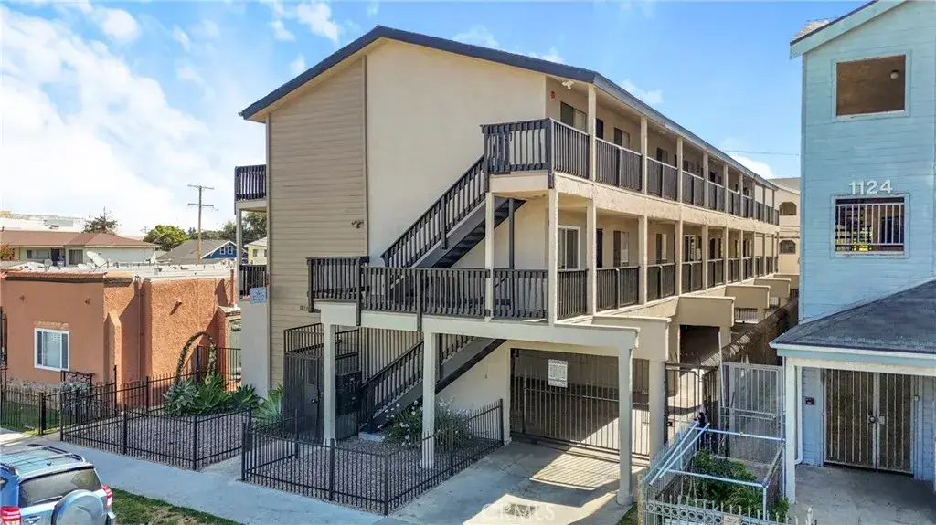 1126 Raymond Avenue, Long Beach, CA 90804 - #1
