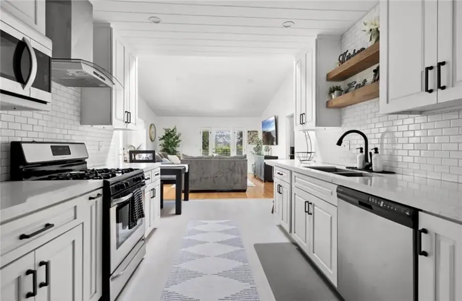 7578 Midfield, Los Angeles, CA 90045 - #3