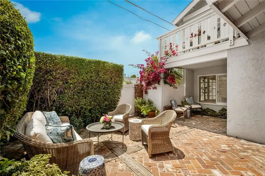 1901 Oak Avenue, Manhattan Beach, CA 90266 - #2