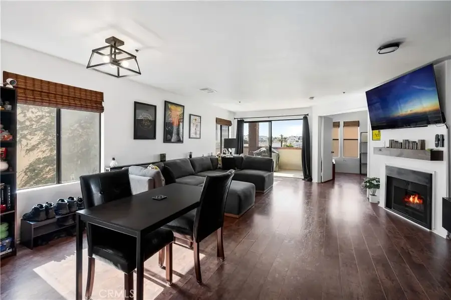 35 Linden Avenue #410, Long Beach, CA 90802 - #3