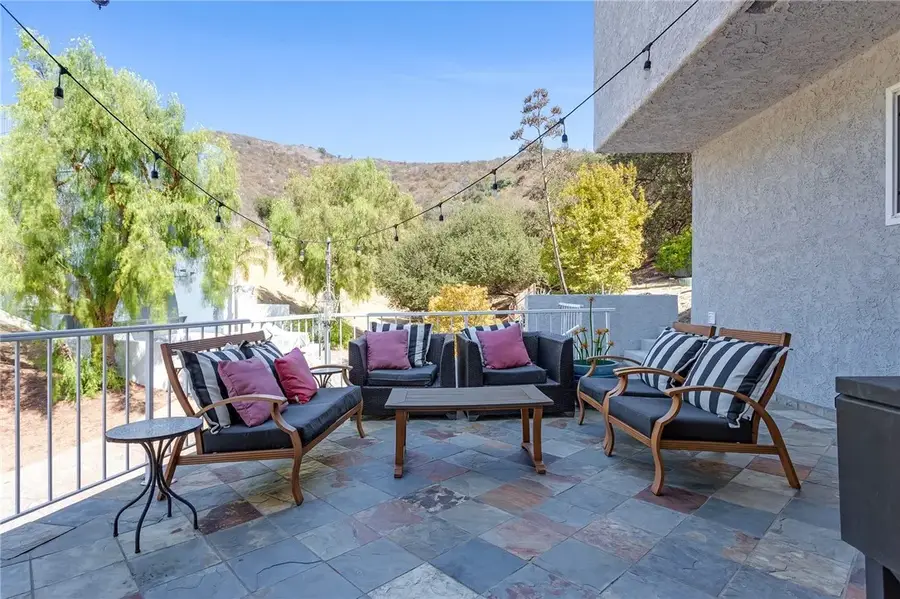 20906 Almazan Road, Woodland Hills, CA 91364 - #3