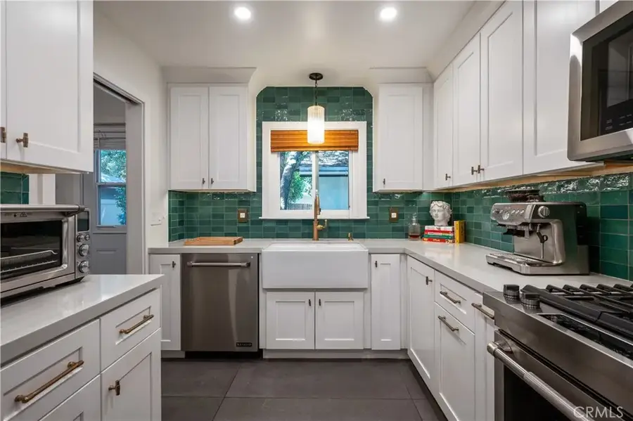 302 Taylor, Claremont, CA 91711 - #2