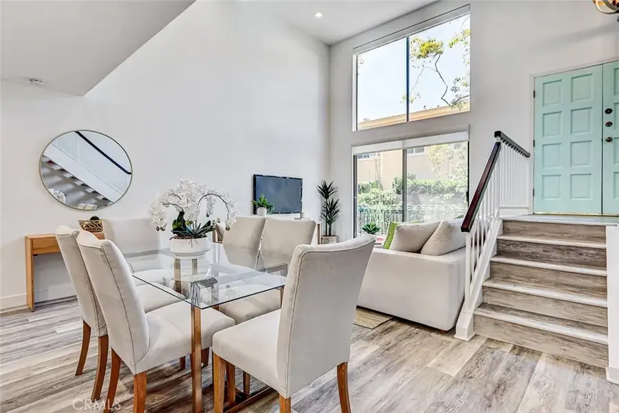 984 Granville, Los Angeles, CA 90049 - #2