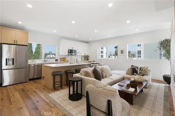 638 N Ardmore Avenue, Los Angeles, CA 90004