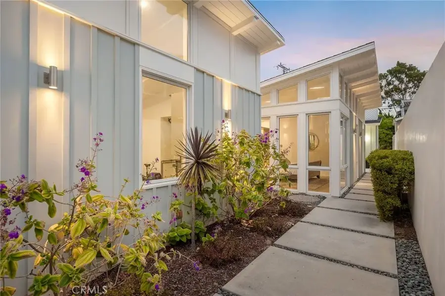 2412 John Street, Manhattan Beach, CA 90266 - #2