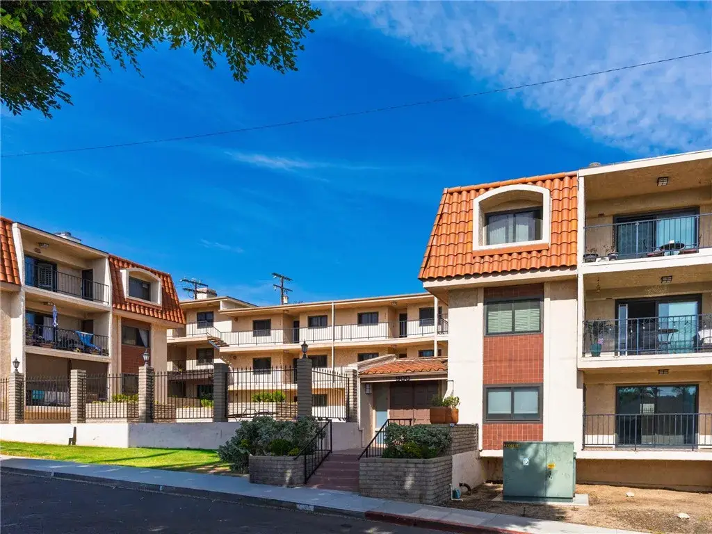 900 Cedar Street #301, El Segundo, CA 90245 - #1