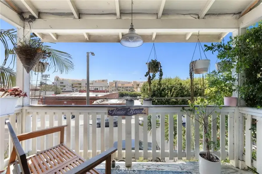 240 Hampton Drive, Venice, CA 90291 - #2