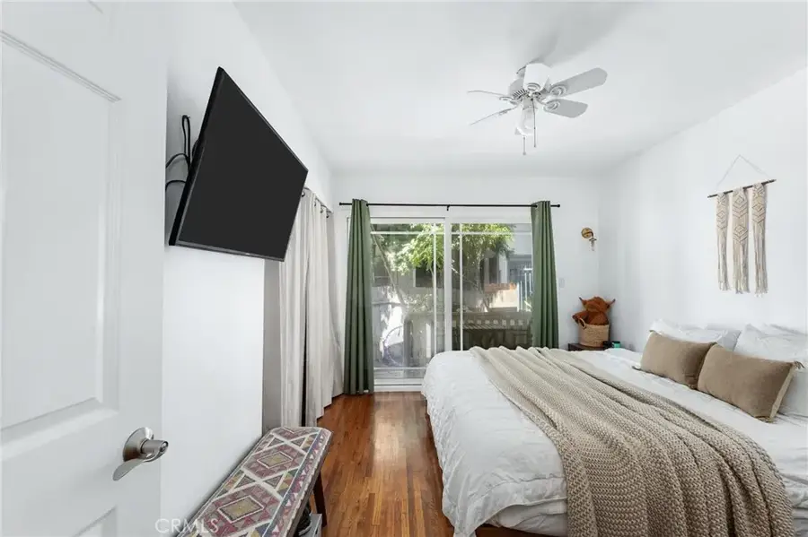 240 Hampton Drive, Venice, CA 90291 - #3