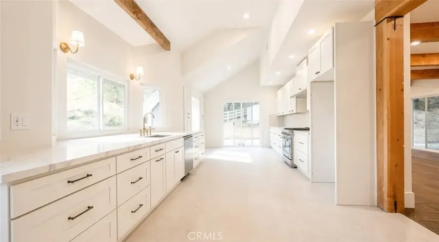 15604 Saddleback, Canyon Country, CA 91387 - #2