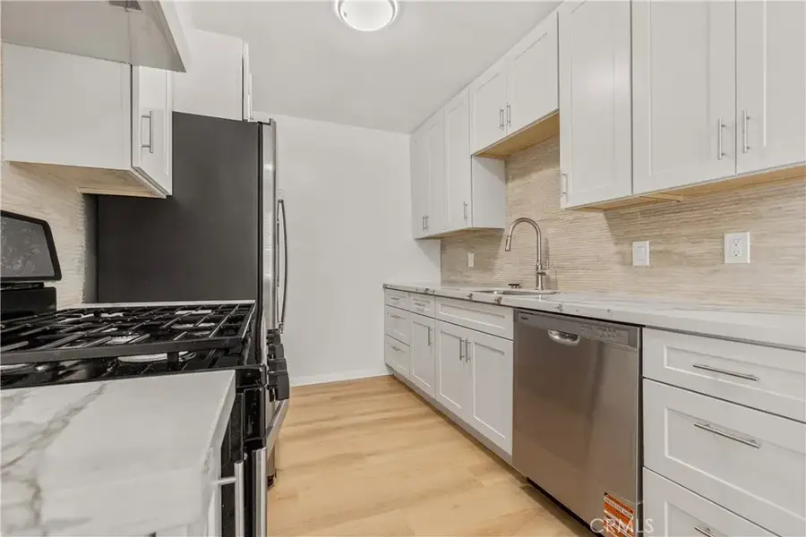 218 Thorne, Los Angeles, CA 90042 - #2