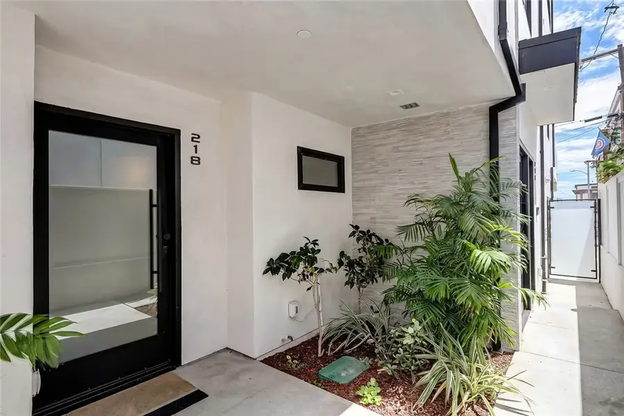 218 14th Street, Manhattan Beach, CA 90266 - #2