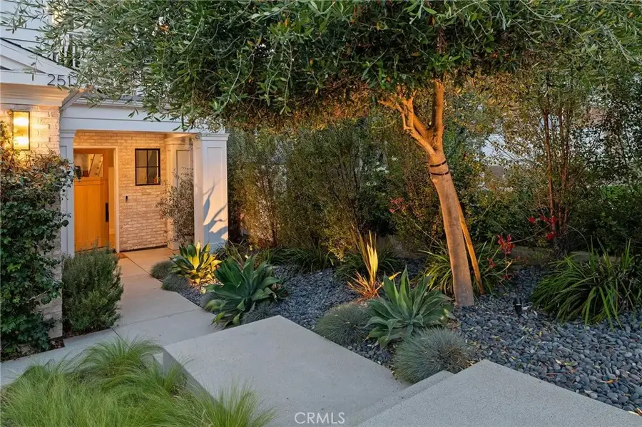 2517 Elm Avenue, Manhattan Beach, CA 90266 - #2
