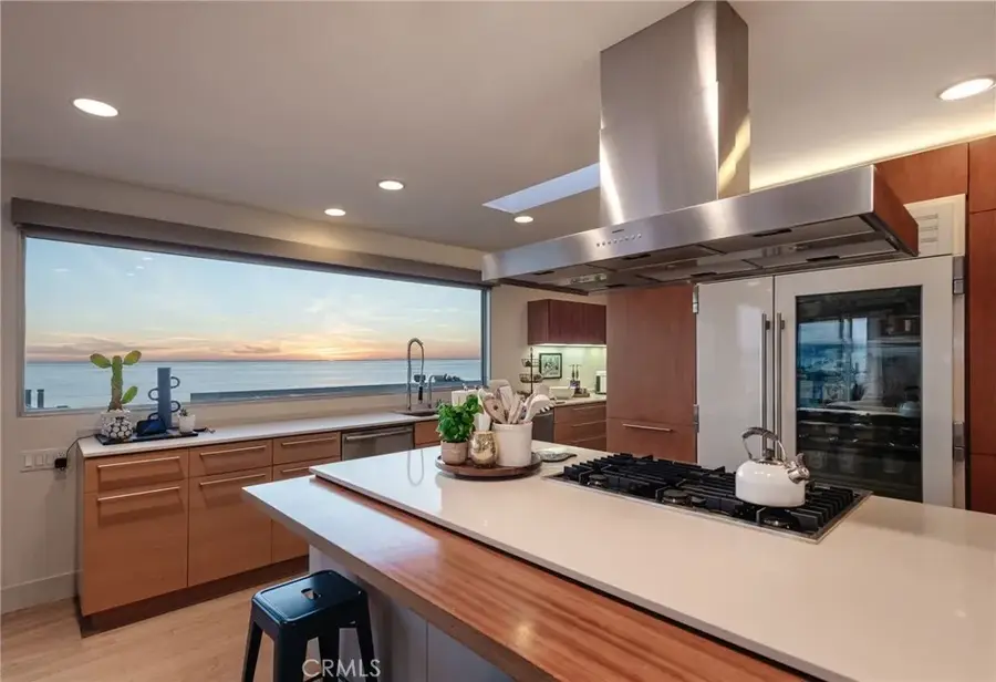 121 16th Street, Manhattan Beach, CA 90266 - #3