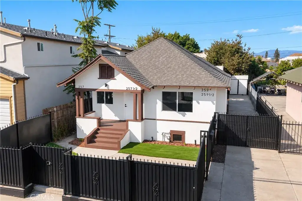 259 W 42nd Street, Los Angeles, CA 90037 - #1