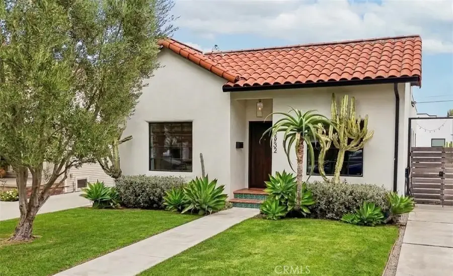 2932 Edgehill, Los Angeles, CA 90018 - #2
