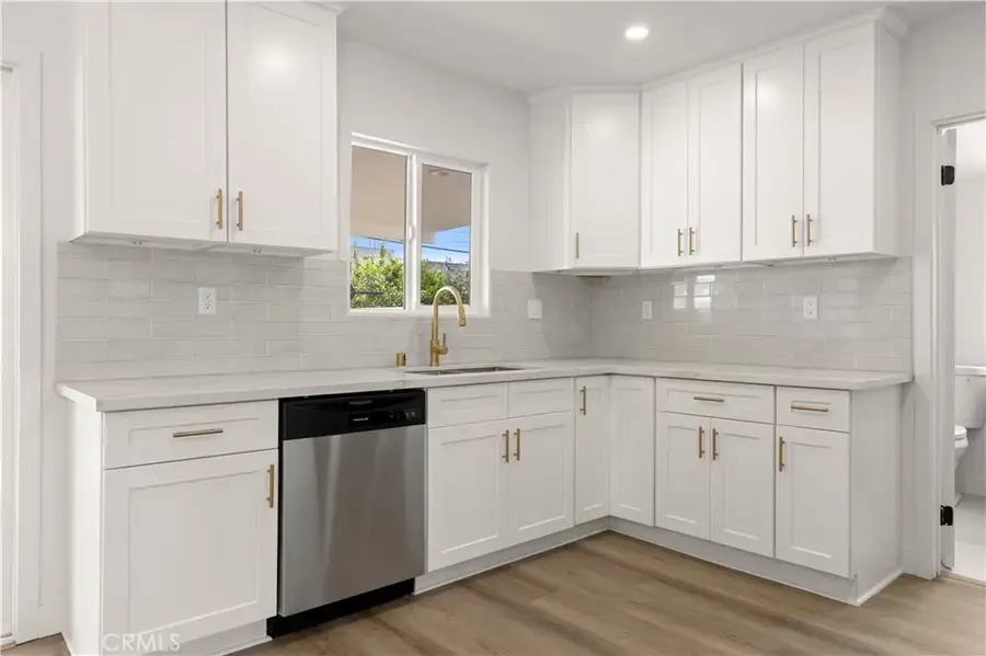 8759 Snowden Ave., Arleta, CA 91331 - #3