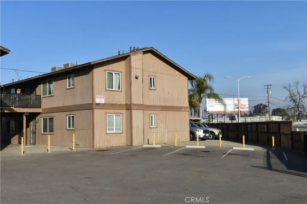 820 East 19th Street, Bakersfield, CA 93305 - #1