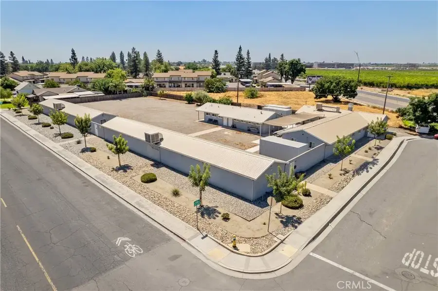 638 W Kern, Dinuba, CA 93618 - Image #2