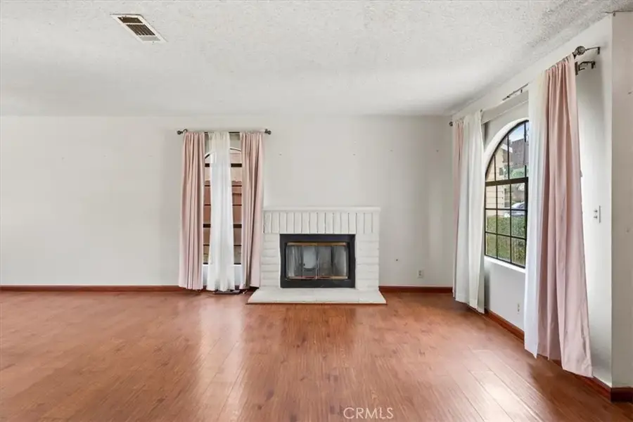 832 Chelsea Court, Simi Valley, CA 93065 - Image #3