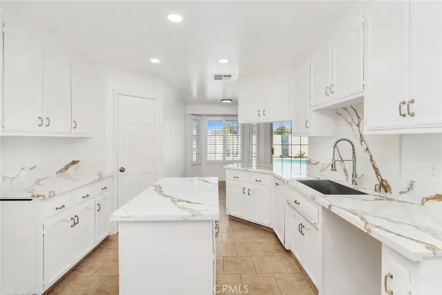 5008 Shaman Court, Bakersfield, CA 93312 - Image #2