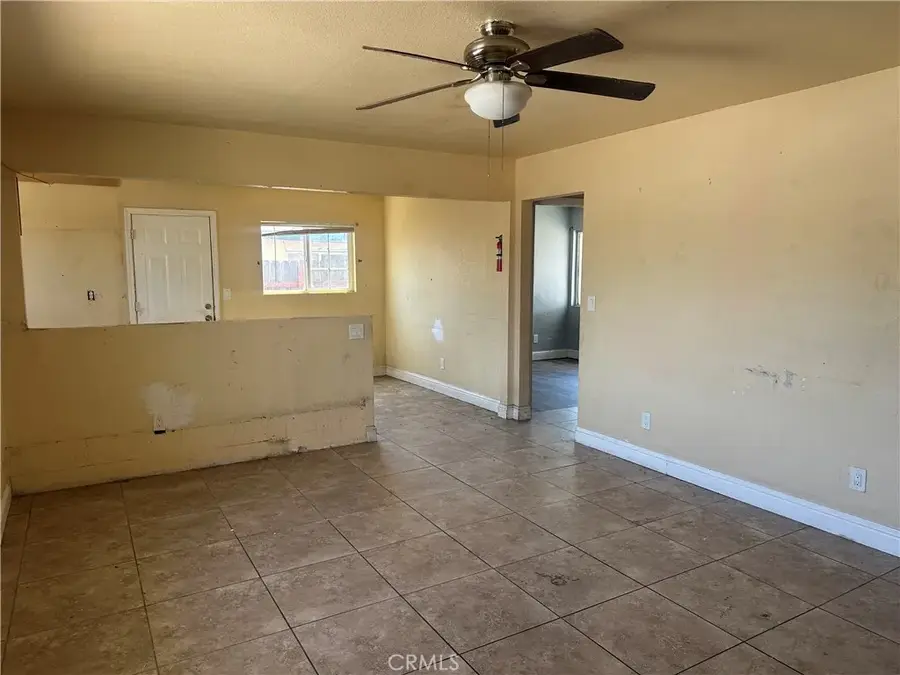912 Meadows, Bakersfield, CA 93306 - #3