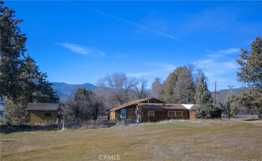 905 Campbell, Yreka, CA 96097 - #3