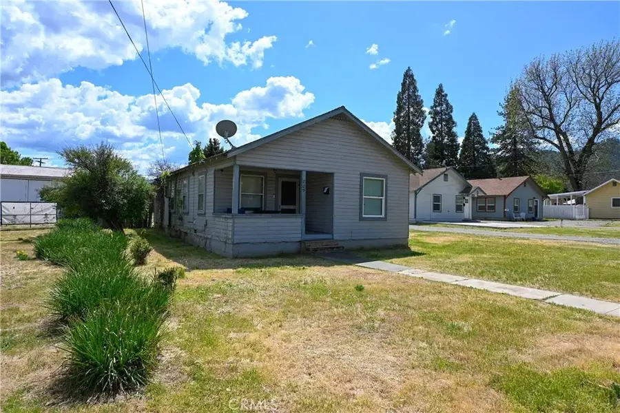 709 Lane St, Yreka, CA 96097 - #3