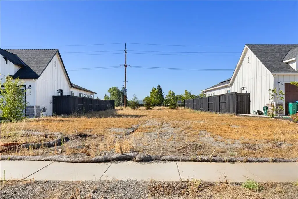 2 Harkness, Chico, CA 95973 - #1