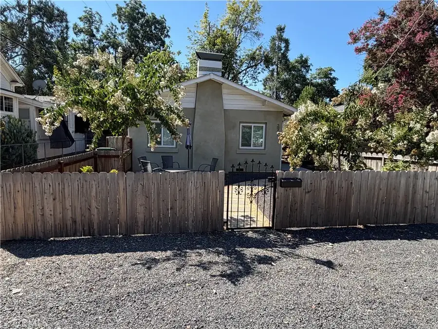 271 E 7th Avenue, Chico, CA 95926 - #2