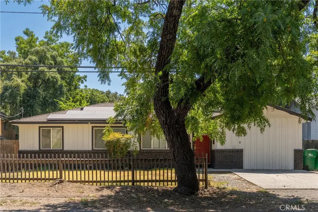827 W 2nd Avenue, Chico, CA 95926 - #1