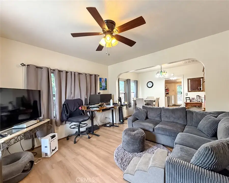 637 W 6th, Chico, CA 95926 - #3