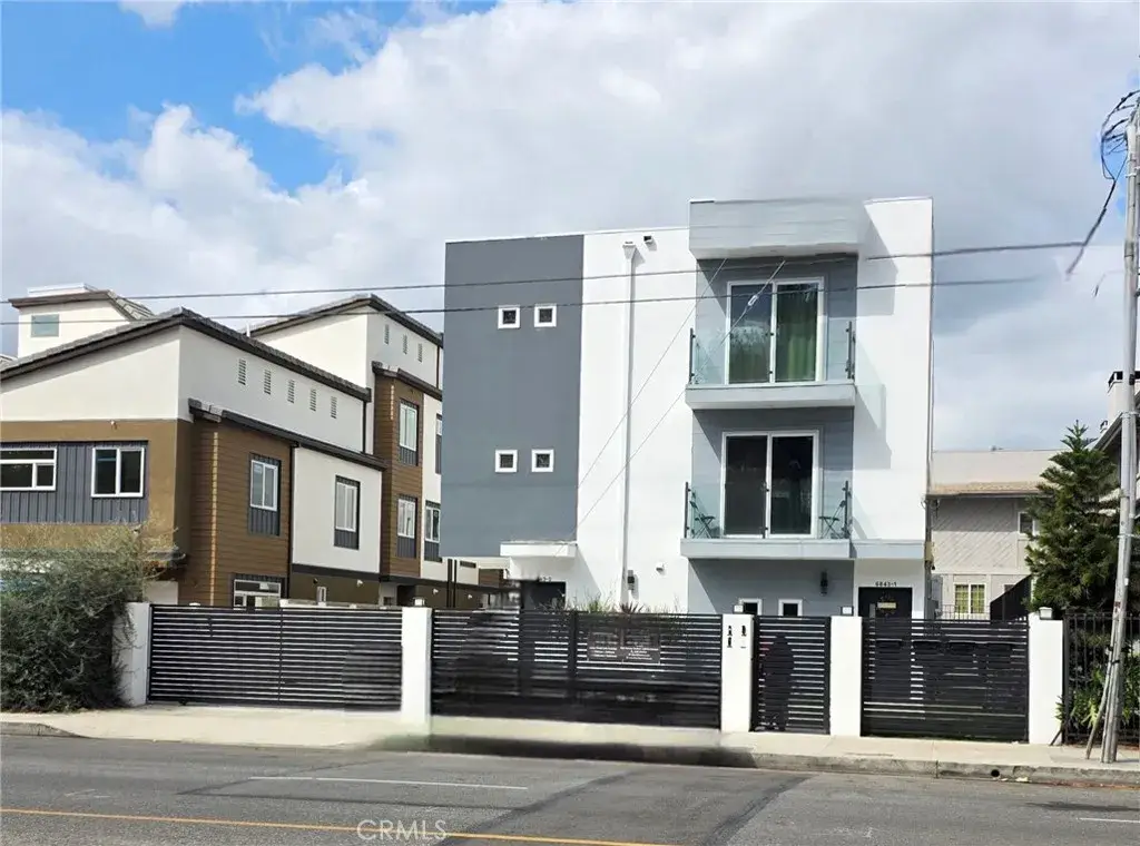 6845 Haskell Avenue, Lake Balboa, CA 91406 - #1