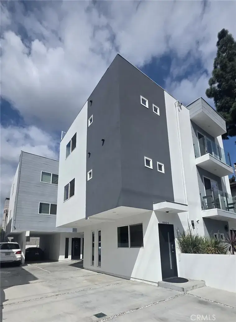 6845 Haskell Avenue, Lake Balboa, CA 91406 - #2