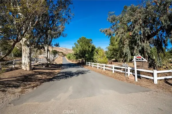 9455 Hierba Road, Agua Dulce, CA 91390