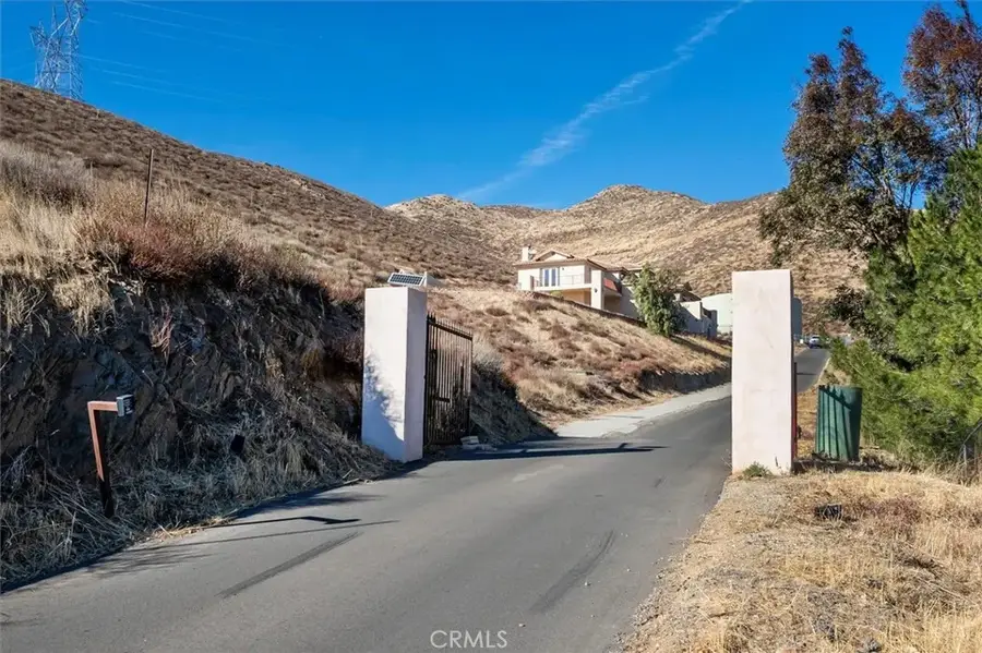 9455 Hierba Road, Agua Dulce, CA 91390 - Image #2