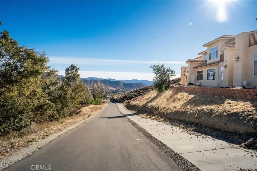 9455 Hierba Road, Agua Dulce, CA 91390 - Image #3