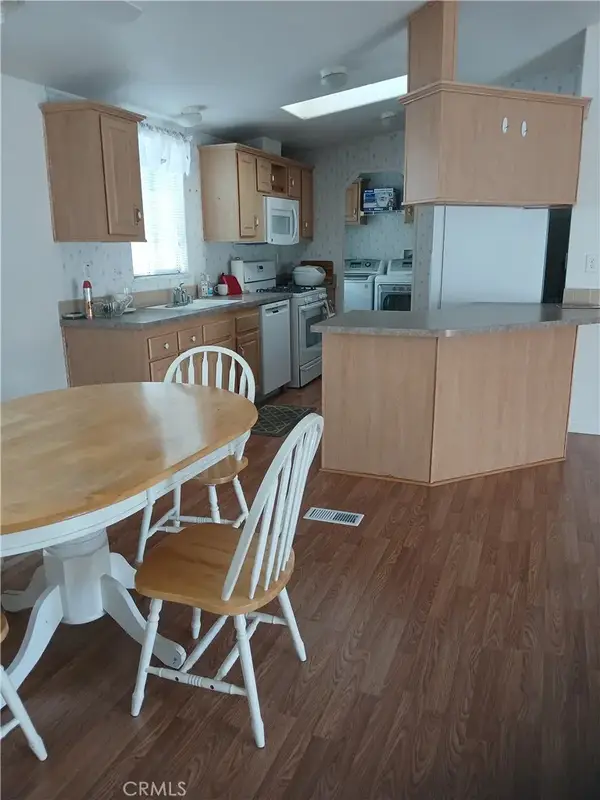 28 Dover, Northridge, CA 91324