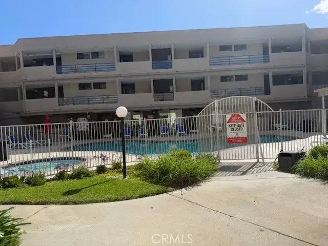 7826 Topanga #213, Canoga Park, CA 91304 - Image #2