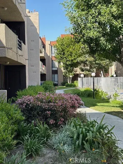 7826 Topanga #213, Canoga Park, CA 91304 - Image #3