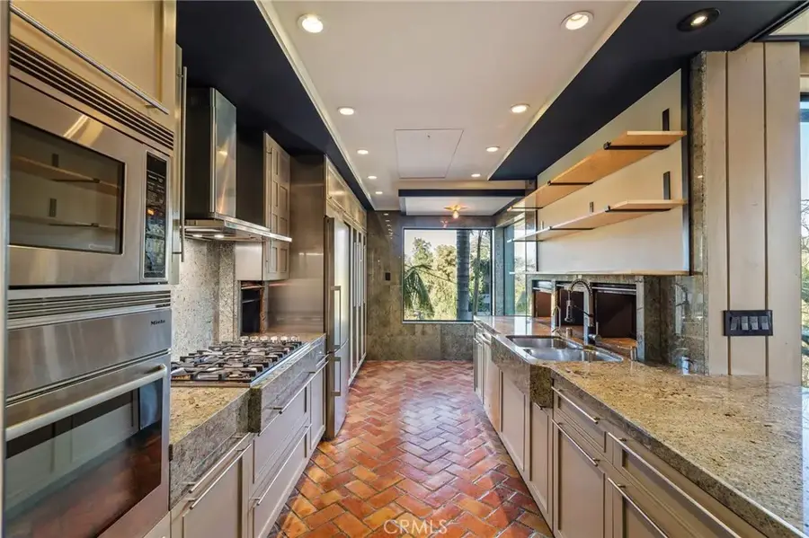 6907 Treasure Trail, Los Angeles, CA 90068 - Image #2