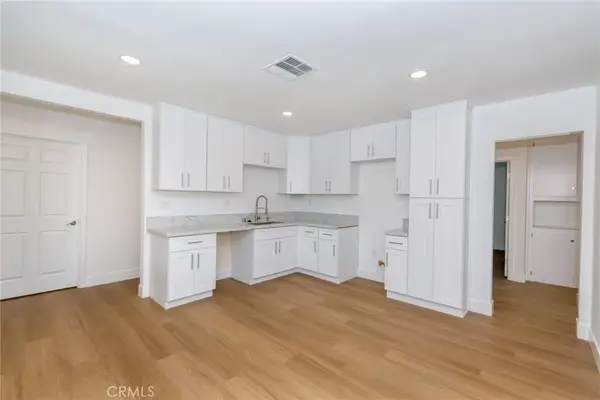 22016 Schoolcraft Street, Canoga Park, CA 91303