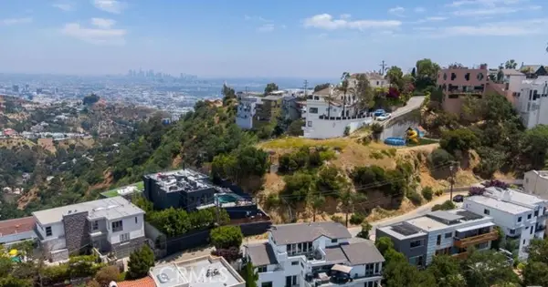 2152 Groveland, Los Angeles, CA 90046