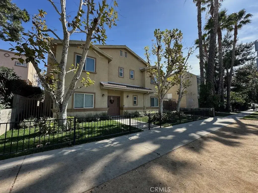 6446 Woodley Avenue #3, Lake Balboa, CA 91406 - Image #1